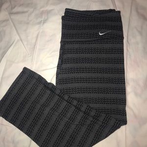 Nike Cropped Leggings